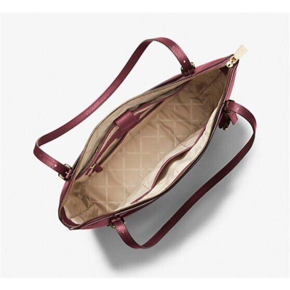 Michael Kors Bags New Michael Kors Voyager Large Saffiano Leather